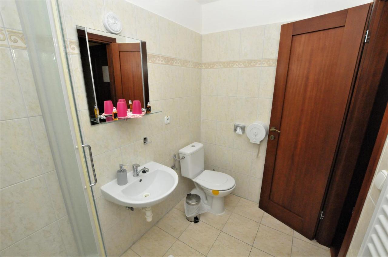 Restauracia Penzion Na Mlyne Стара-Тура Экстерьер фото