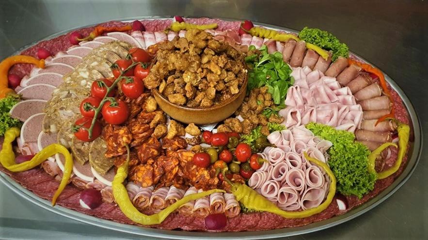 Restauracia Penzion Na Mlyne Стара-Тура Экстерьер фото